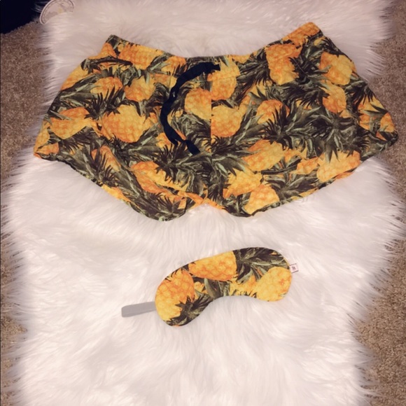 Victoria's Secret Other - 🍍 Victoria’s Secret 🤫